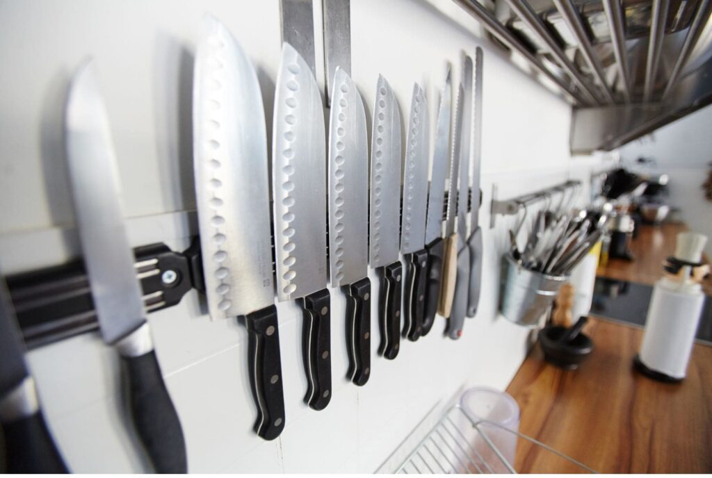 Storing Properly Cleaned Knives