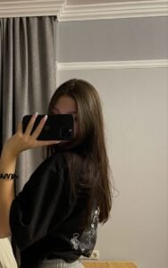 5 Easy Hairstyles You Can Do in 5 Minutes at Home