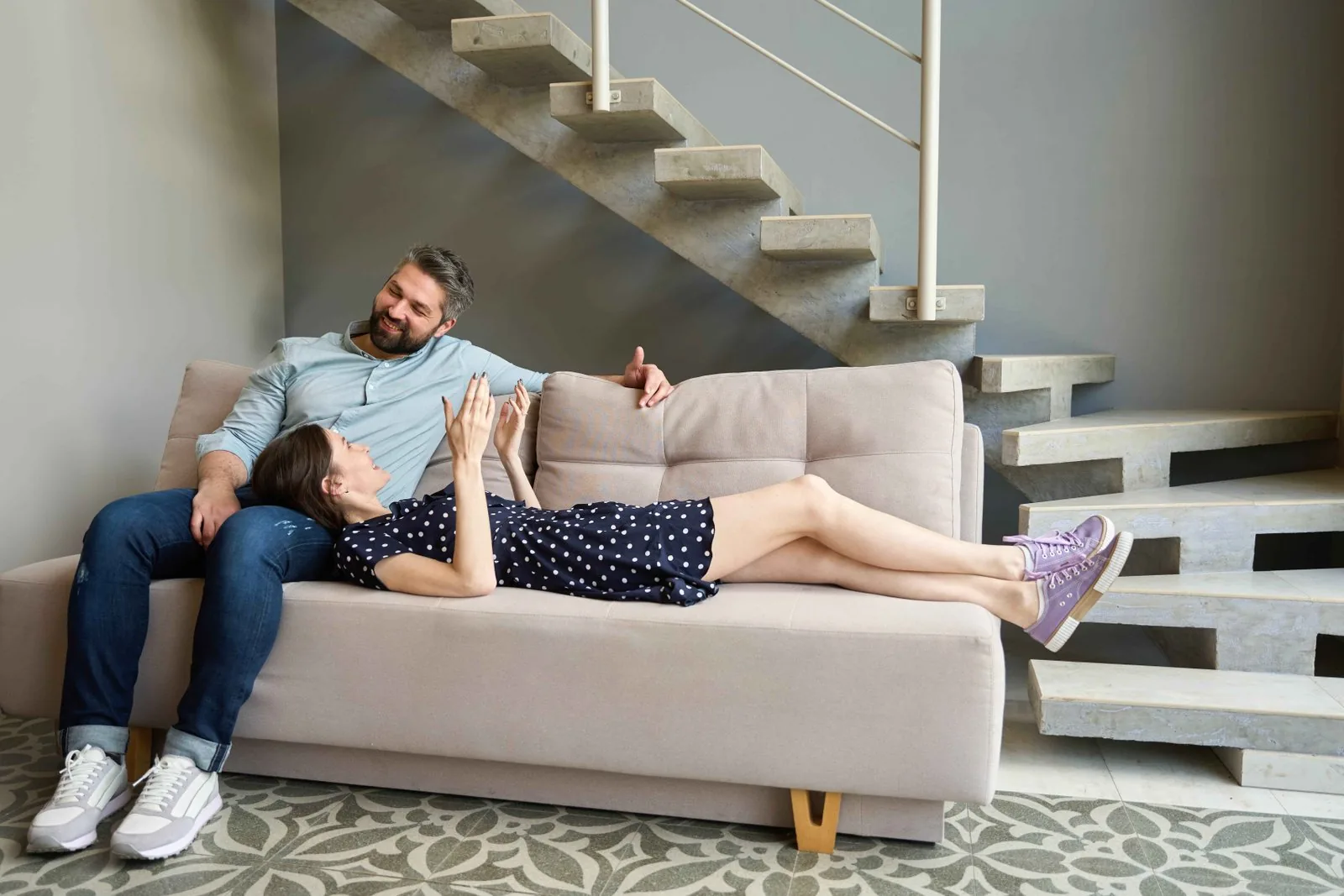 Casual Bridgewater sofa with low rolled arms