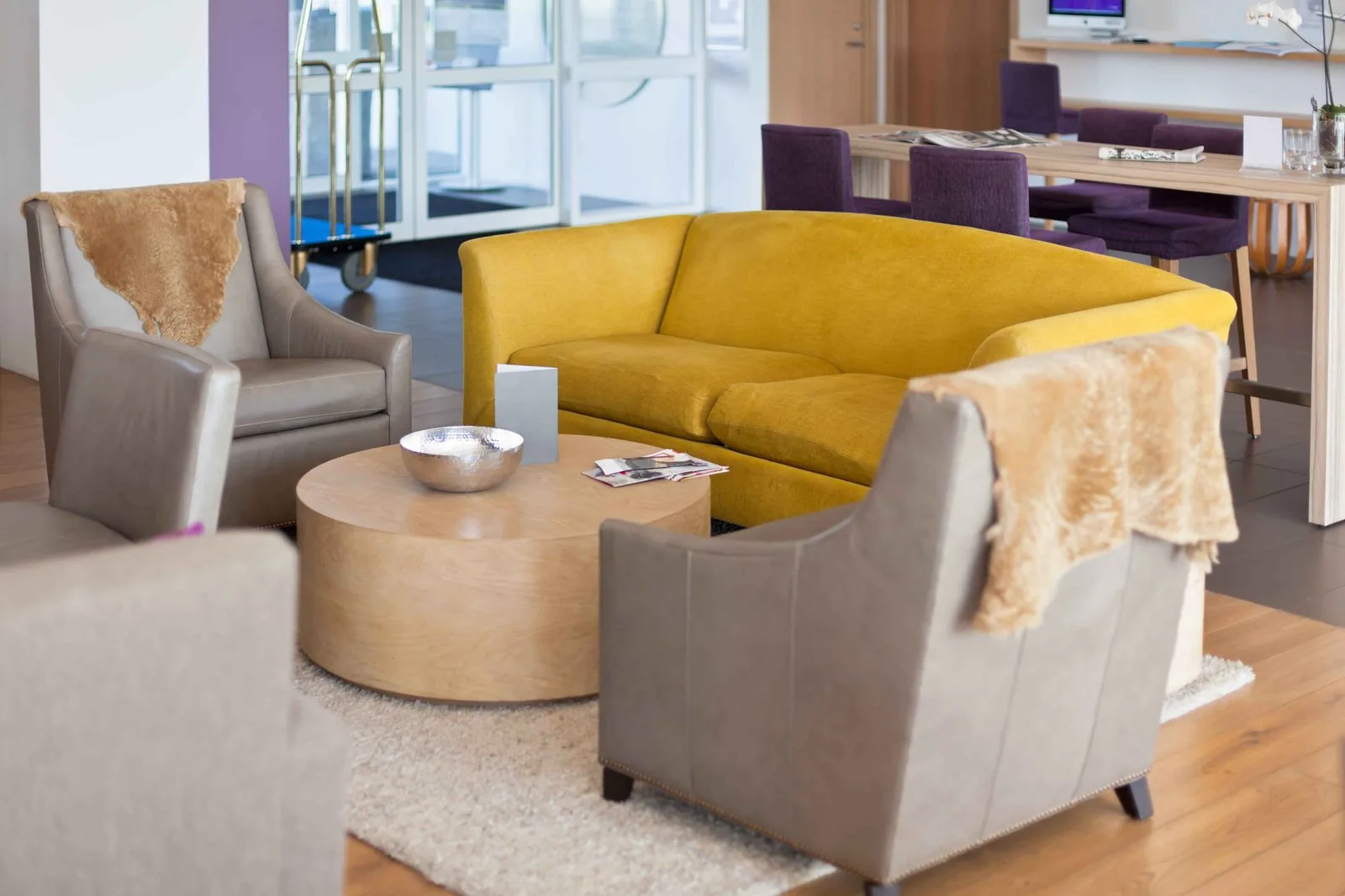 Retro sofa in bold colors with a vintage vibe