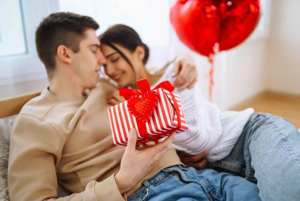 Wrapping and presenting valentine gifts beautifully