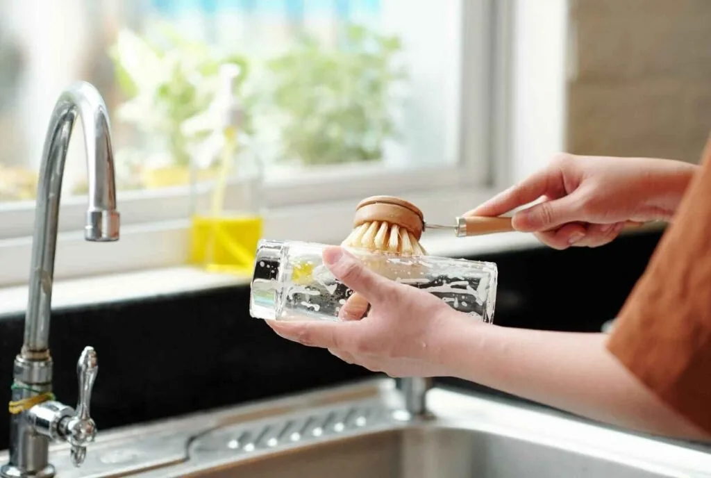 Daily kitchen cleaning tips for counters and dishes